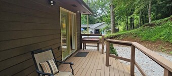 Entire 2-Level House 2 Kitchens 2 Living Rooms 20 Min to UT, Sleeps 10, 1900 SF