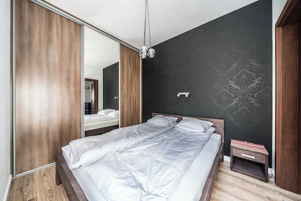 1 habitación, tabla de planchar con plancha, wifi y ropa de cama 