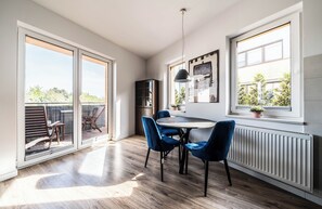 Dining - Belvedere Ławica Airport Apartment (Poznań)