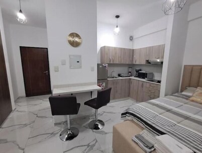 Executive Suite Apartment for 2 St. Michael Res.