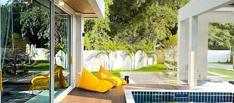 De Flourishing Hill Escape, Cha Am