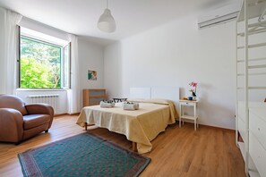 Apartamento familiar, varias habitaciones (L' Alì Apartment Noci) | 2 dormitorios, tabla de planchar con plancha, wifi gratis y ropa de cama