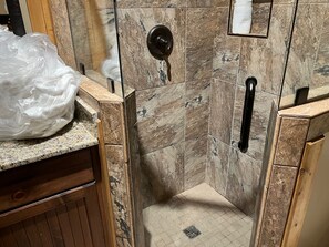 Jetted tub, hair dryer, towels, soap