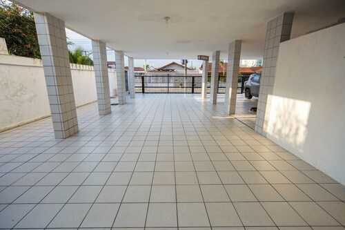 Apto pet Friendly com Garagem a 100m do mar