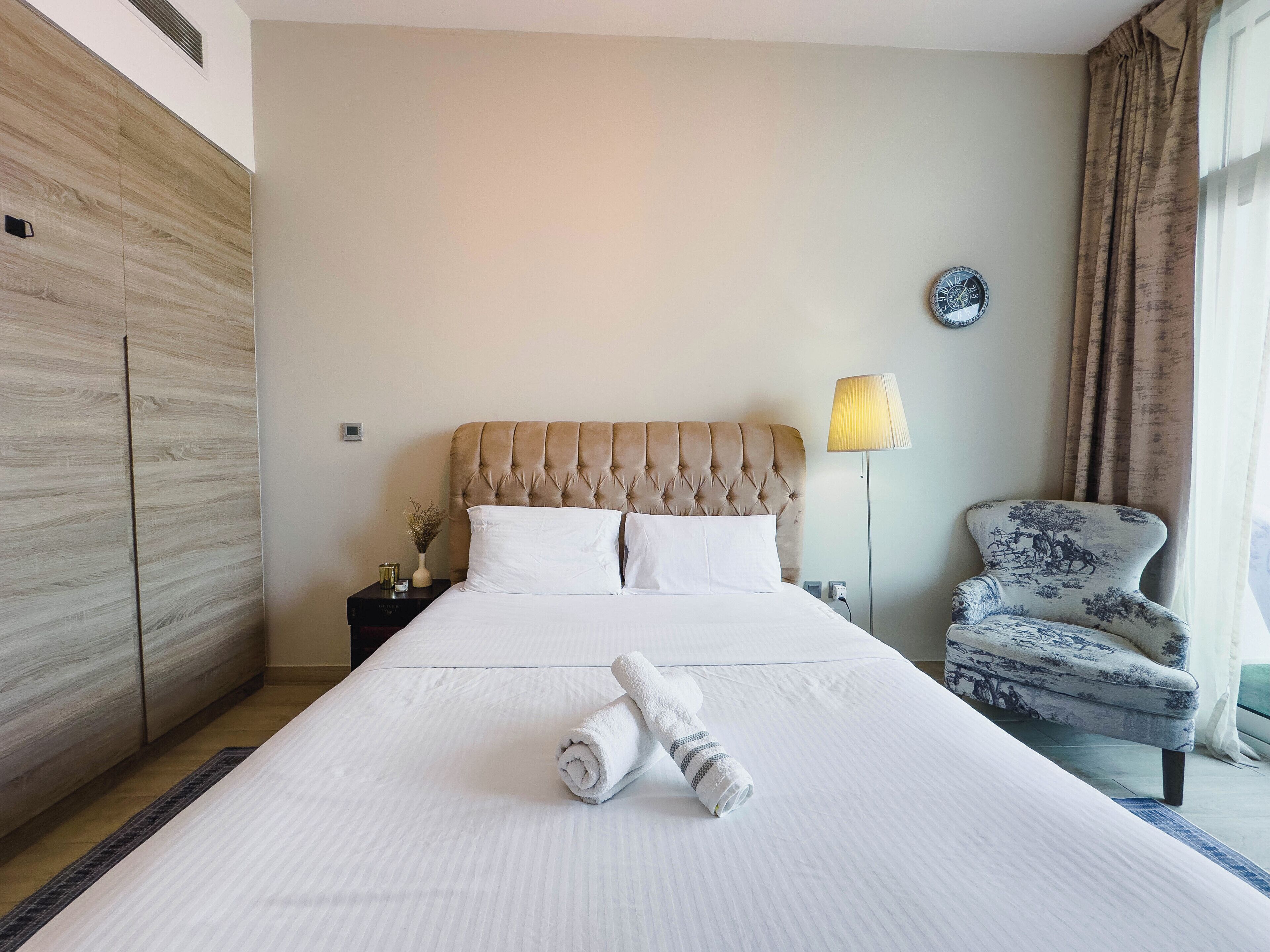 1 dormitorio, tabla de planchar con plancha, wifi y ropa de cama