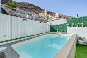 Pool - Vacation Villa 'Big  Puerto Rico Streetfront' with Mountain View, Wi-Fi and Air Conditioning (Puerto Rico de Gran Canaria)