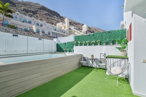 Terrace/patio - Vacation Villa 'Big  Puerto Rico Streetfront' with Mountain View, Wi-Fi and Air Conditioning (Puerto Rico de Gran Canaria)