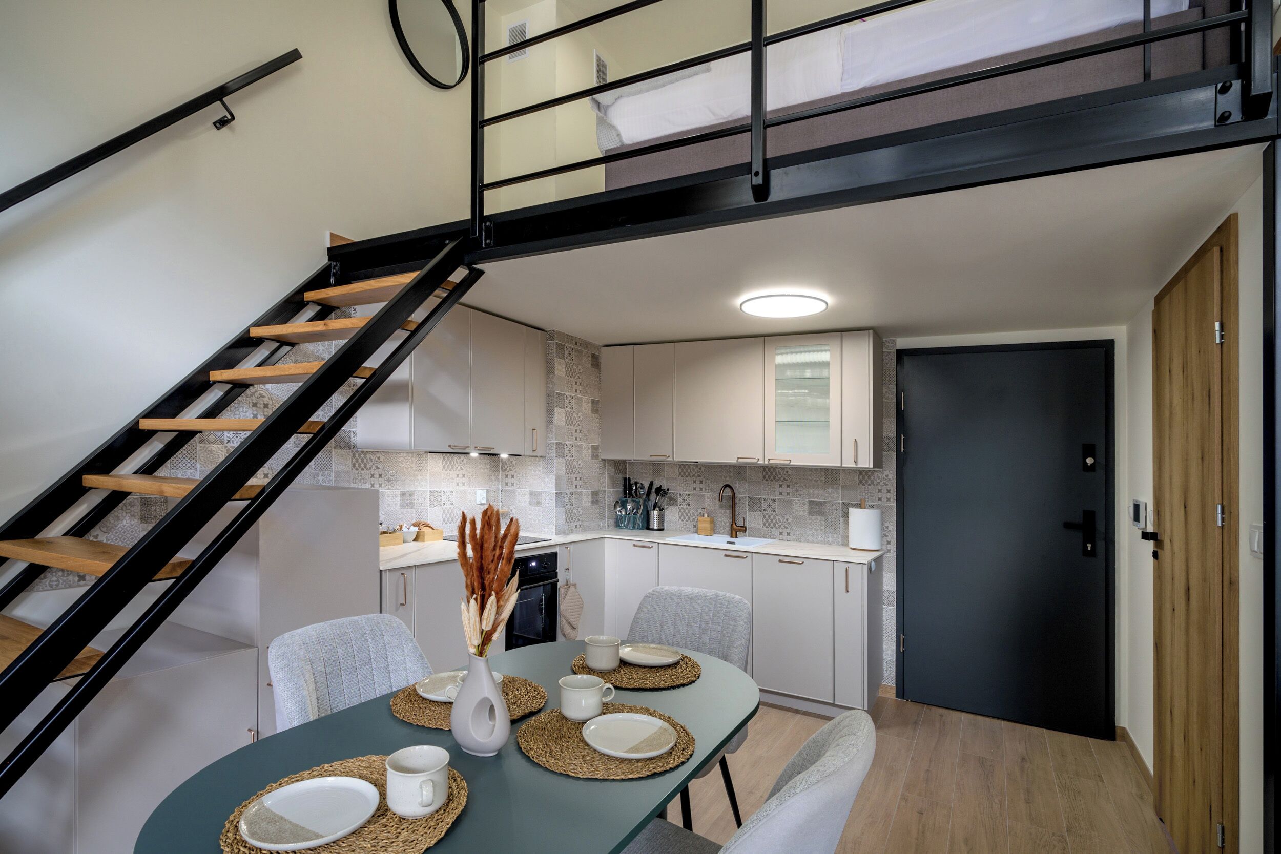 Studio Suite | Hypo-allergenic bedding, iron/ironing board, free WiFi