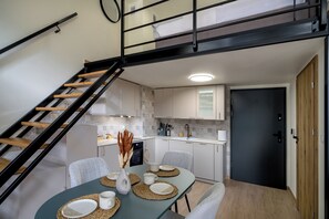 Suite estudio | Ropa de cama hipoalergénica, tabla de planchar con plancha, wifi gratis