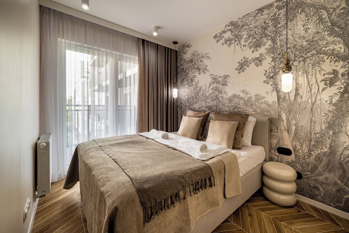 Apartment | Hypo-allergenic bedding available, iron/ironing board, WiFi (free)