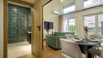 Suite estudio | Baño | Toallas, jabón, champú y papel higiénico