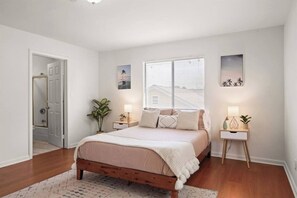 4 habitaciones, escritorio, tabla de planchar con plancha y wifi gratis
