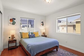4 bedrooms, desk, iron/ironing board, free WiFi