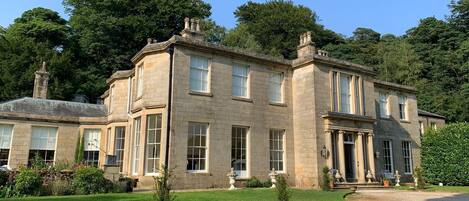 Pintu masuk hartanah