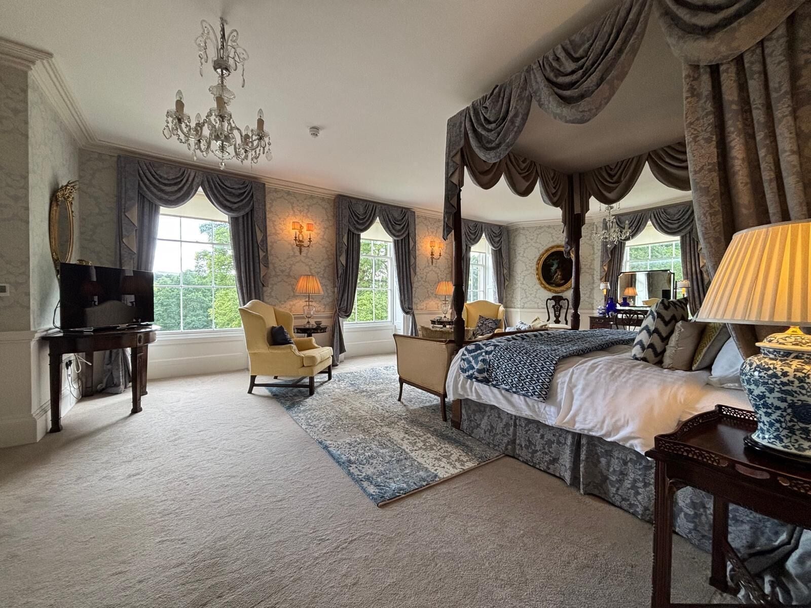 Luxury Suite, Ensuite, Lake View (Two Full Bath) | In-room safe, iron/ironing board, free WiFi