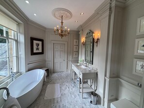 Luxury Suite, Ensuite, Lake View (Two Full Bath) | Bathroom