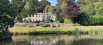 พาร์ค ฮอลล์ แมนเนอร์