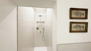 Ducha, bidé y toallas