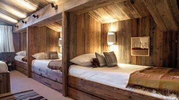 Deluxe Suite, Balcony, Mountain View | In-room safe, desk, blackout drapes, soundproofing