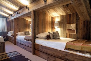 Deluxe Suite, Balcony, Mountain View | In-room safe, desk, blackout drapes, soundproofing