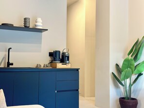 Apartament familiar | Sala d'estar | Televisor de pantalla plana de 30 polzades amb canals digitals 