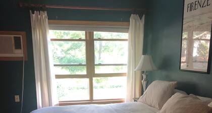 Business travelers and skiers love this cozy suite