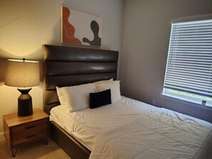 2 bedrooms, desk, iron/ironing board, WiFi