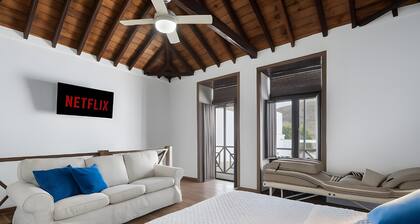 Vacation at 'Casa Miranda 3' with Private Terrace, Wi-Fi and Air Conditioning