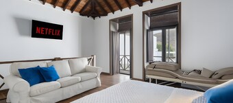 Vacation at 'Casa Miranda 3' with Private Terrace, Wi-Fi and Air Conditioning