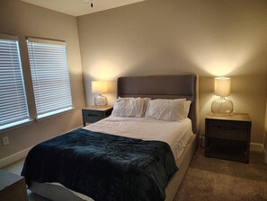 2 bedrooms, desk, iron/ironing board, WiFi - Landing | Modern 2BD, Gym, Pool (Newberry)