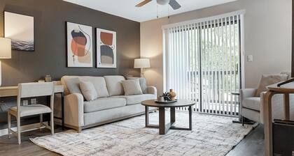 Landing | Stunning 2BD, Pool, Gym