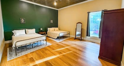 Charming 2-bedroom with AC, WiFi in lovely Jonesboro