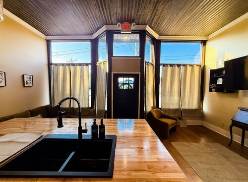 Charming 2-bedroom with AC, WiFi in lovely Jonesboro