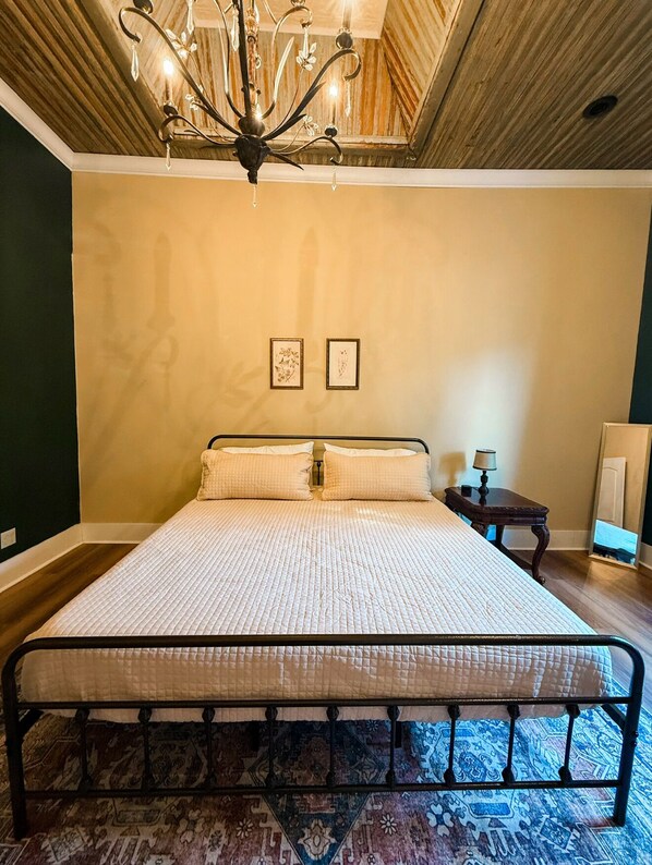 WiFi, bed sheets