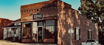 Charming 2-bedroom with AC, WiFi in lovely Jonesboro