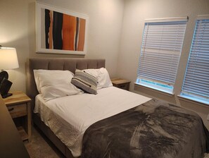 1 chambre, bureau, fer et planche à repasser, Wi-Fi