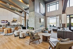 Smart TV - Landing | Modern 1BD, Clubhouse, Gym (Wimauma)