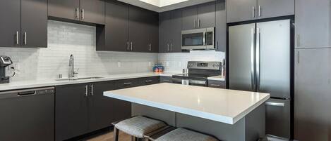 Refrigerador y comedor