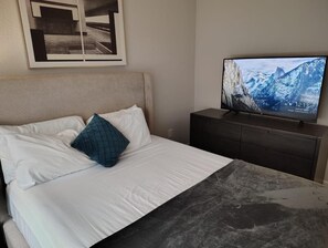 1 bedroom, desk, iron/ironing board, WiFi