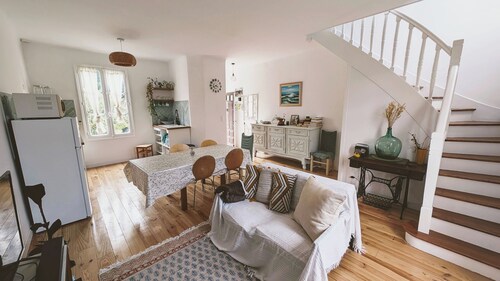 Duplex for 4 with garden 2 minutes from Bidassoa, near Hendaye station.