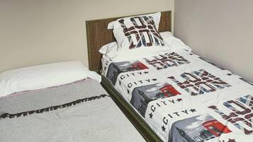 2 chambres, fer et planche Ă repasser, Wi-Fi, draps fournis