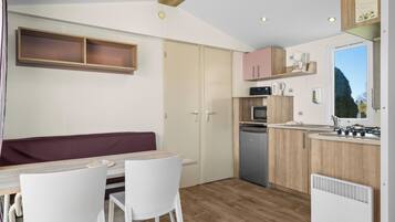 Mobile Home, Non Smoking | Living area