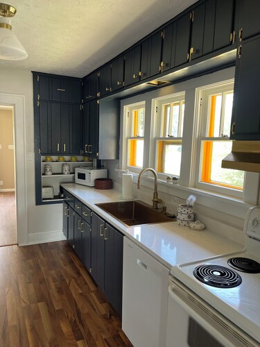 You'll love your stay at the Azul Abode centrally located in Terre Haute!