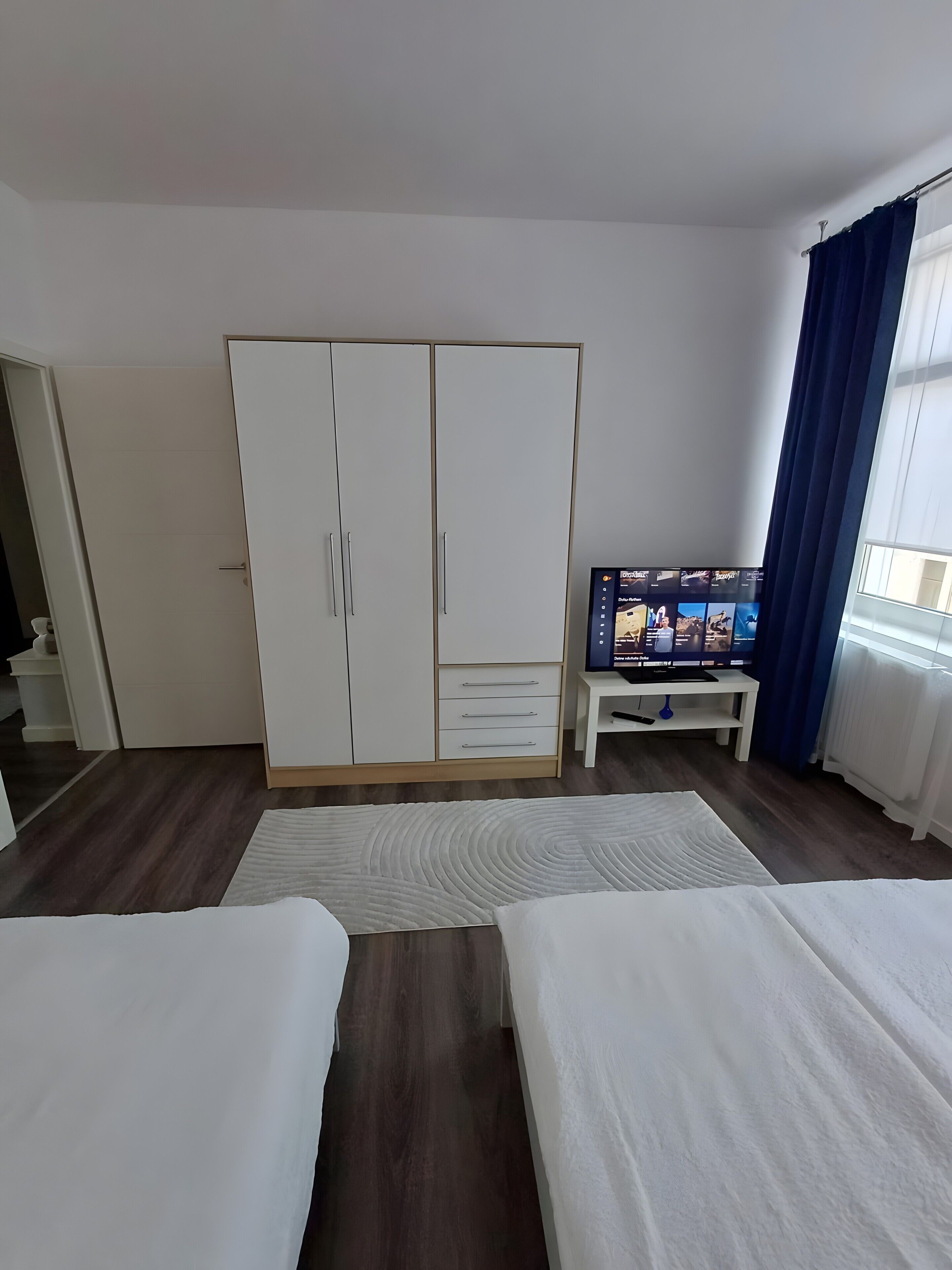 1 camera, Wi-Fi, lenzuola