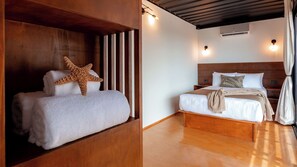 Economy kamer, 1 tweepersoonsbed | Luxe beddengoed, een bureau, een strijkplank/strijkijzer, gratis wifi