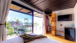Economy Room, 1 Double Bed | Premium bedding, desk, iron/ironing board, free WiFi