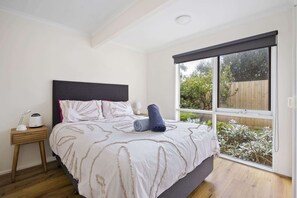 3 bedrooms, iron/ironing board, travel cot, WiFi - The Foreshore - 50m to Frankston Beach (Frankston)