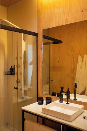 Dusche, Handtücher, Seife, Toilettenpapier