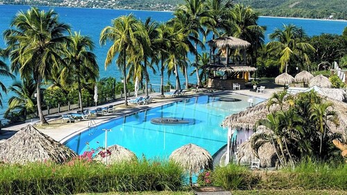 T2 Ti Madinina sea view with pool Le Diamant