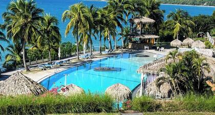 T2 Ti Madinina sea view with pool Le Diamant